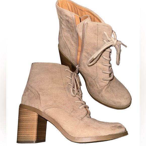 Target Beige Lace Up Bootie Size 9 - Picture 2 of 4